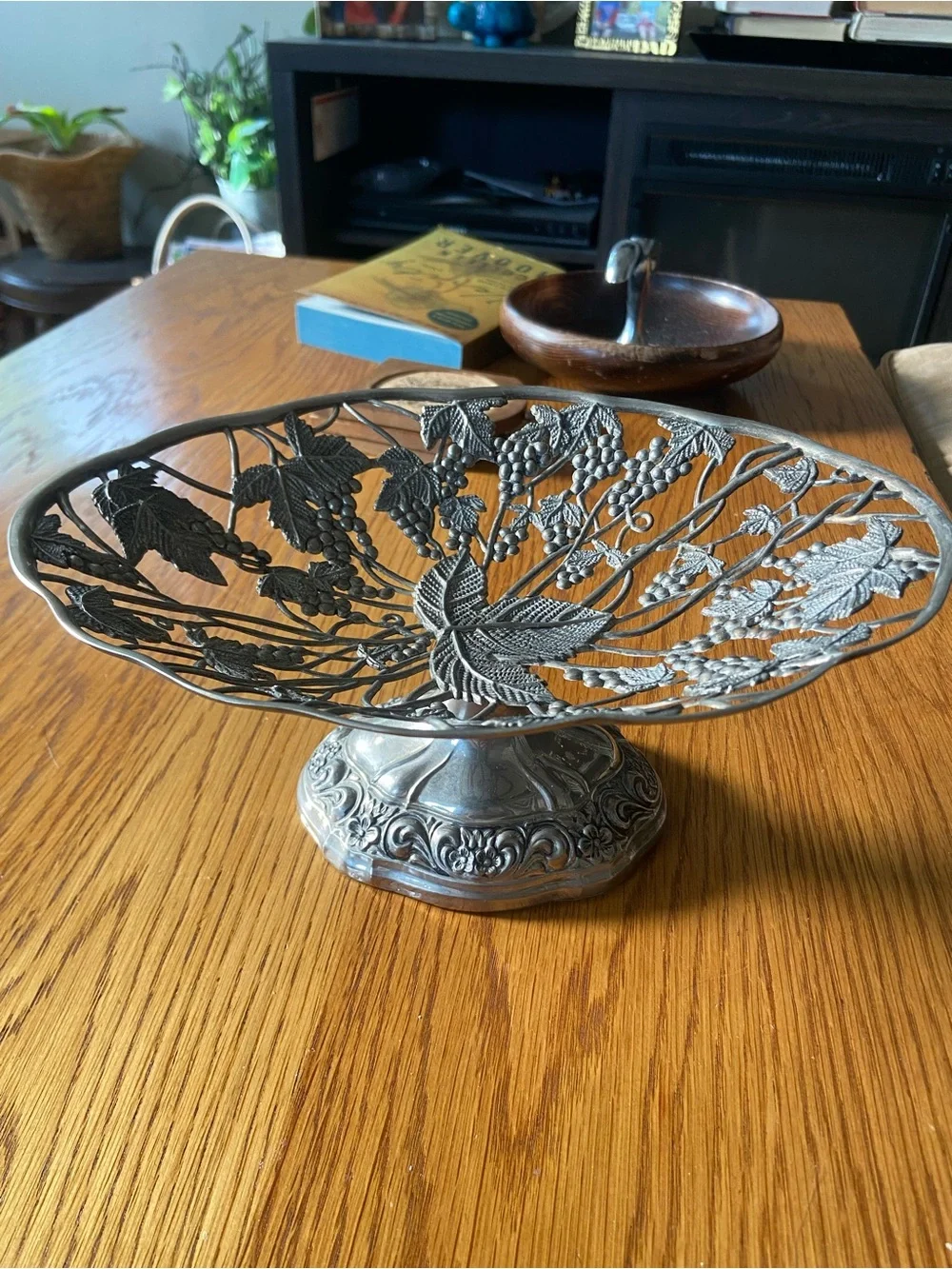 Vintage Davco Silver Plated Pierced Centerpiece Pedestal Bowl